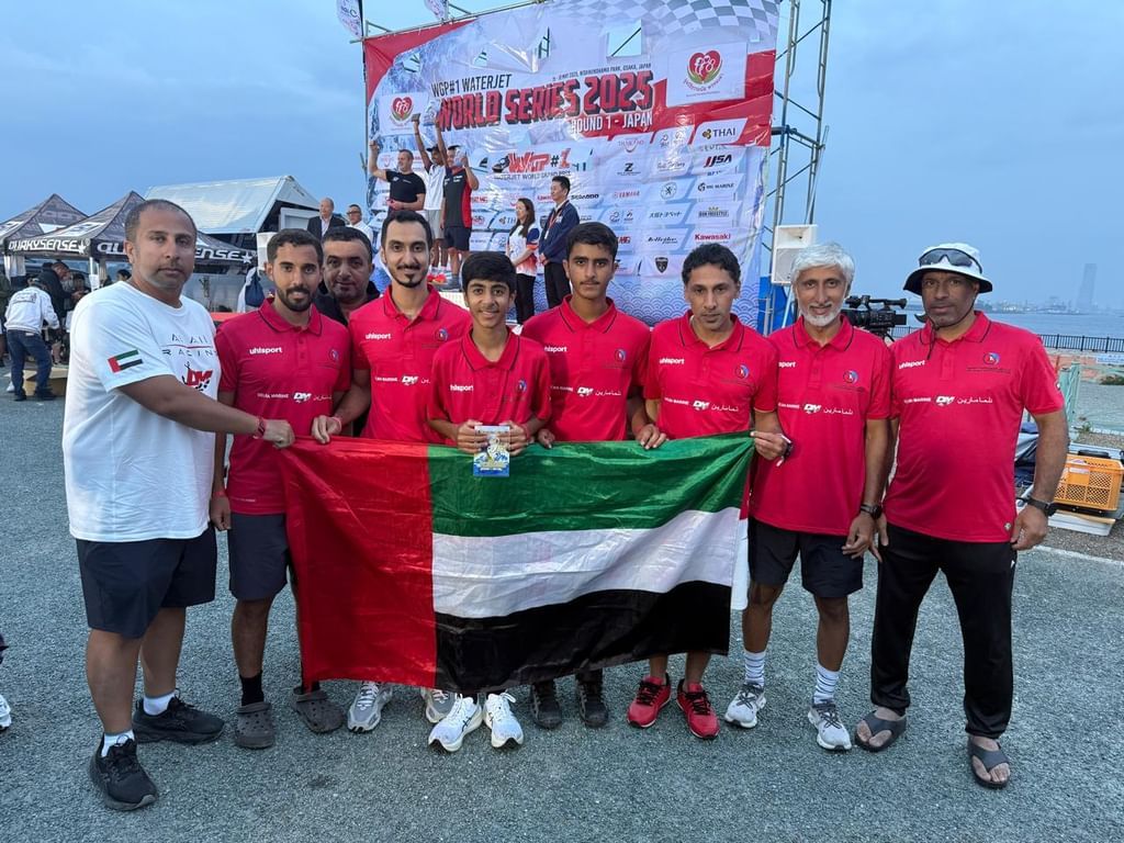 الامارات | فريق الإمارات يتقلد برونزية مونديال "الدراجات المائية"