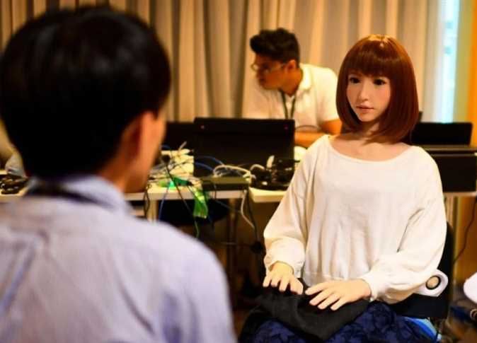 هل تُغير الآلات الذكية قراراتنا؟ .. «الوجه اللطيف سلاح الروبوتات الذكية لإقناعك بما لا تحتاجه»