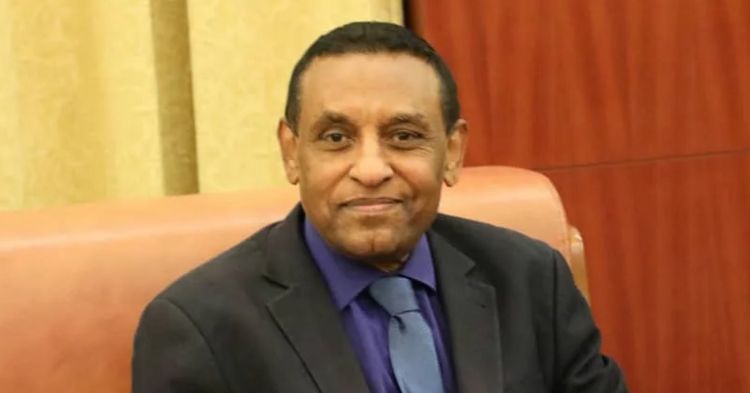 البرهان أصدر مرسومًا بتعيين كامل إدريس رئيسًا لمجلس الوزراء السوداني