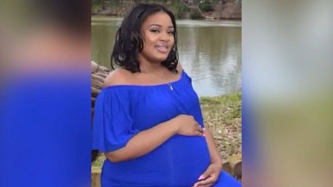 إبقاء أمريكية حامل على قيد الحياة اصطناعيًا رغم موتها الدماغي بسبب قانون الإجهاض