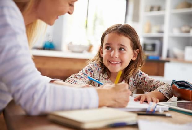 عاجل: 7 خطوات لتقليل توتر الامتحانات لدى أطفالك.. أبرزها الاهتمام بالتغذية