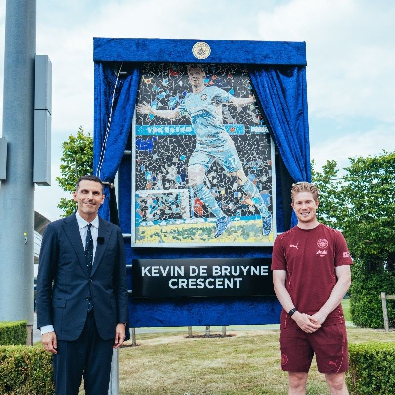 الامارات | مانشستر سيتي يكرم دي بروين بإطلاق شارع بإسمه