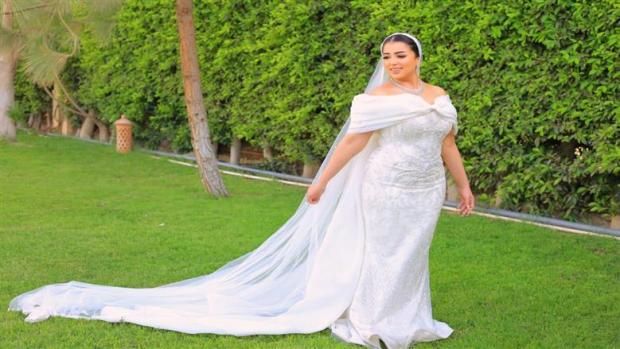عاجل: صور.. الفنانة نهى صالح تحتفل بزفافها على رجل أعمال