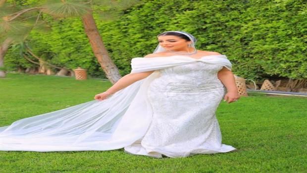عاجل: صور.. الفنانة نهى صالح تحتفل بزفافها على رجل أعمال