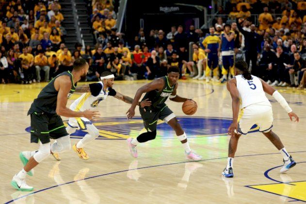 "ان بي ايه": ثاندر وتمبروولفز لدخول التاريخ من الباب العريض