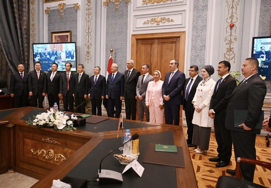 رئيس مجلس النواب يستقبل عضو المكتب السياسى للحزب الشيوعى الصينى