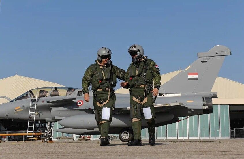 دول عربية تصدر بيانات بعد سقوط طائرة مصرية ومقتل طاقمها