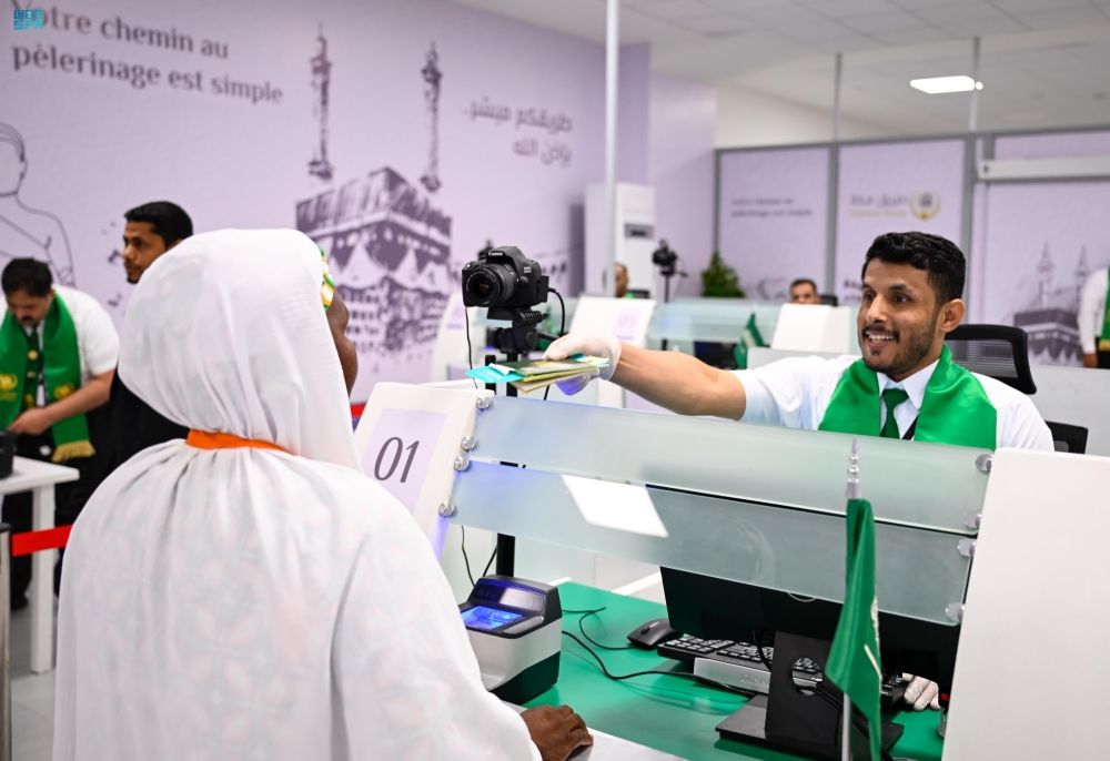 احترافية وترحيب.. كوادر سعودية تستقبل الحجاج بلغاتهم في أبيدجان
