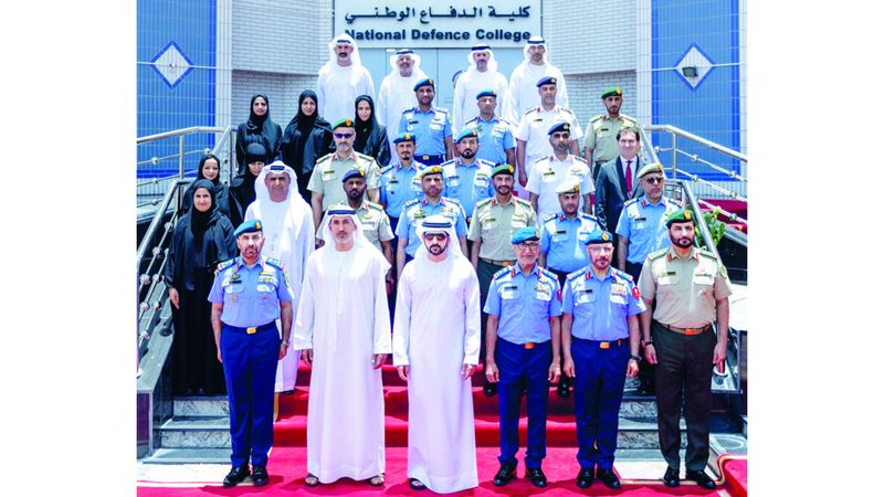 الامارات | حمدان بن محمد: كلية الدفاع الوطني صرح علمي واستراتيجي نفتخر به