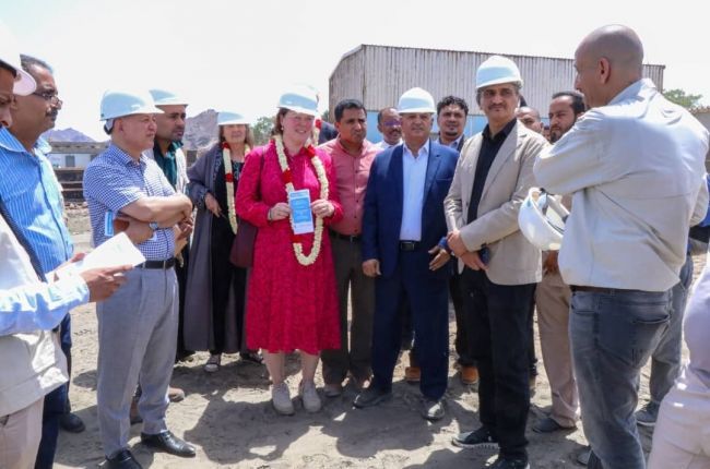الشرجبي ولملس ونائبة وزير التعاون بالخارجية الهولندية يطلعون على أوضاع المياه في عدن