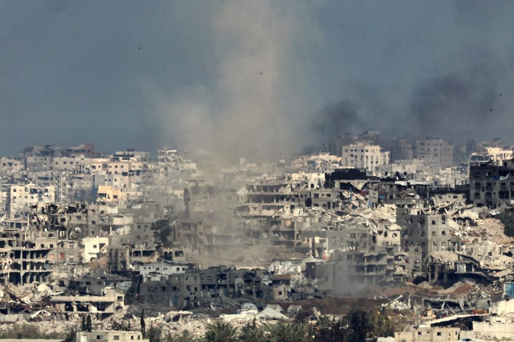 تطورات العدوان.. استشهاد 7 فلسطينيين في قصف سوق بمدينة غزة