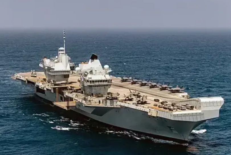 تطورات خطيرة ...السفير الأمريكي يبلغ العليمي بإنهاء العقوبات عن "الحوثيين" وأوروبا تضغط للعودة لخارطة الطريق