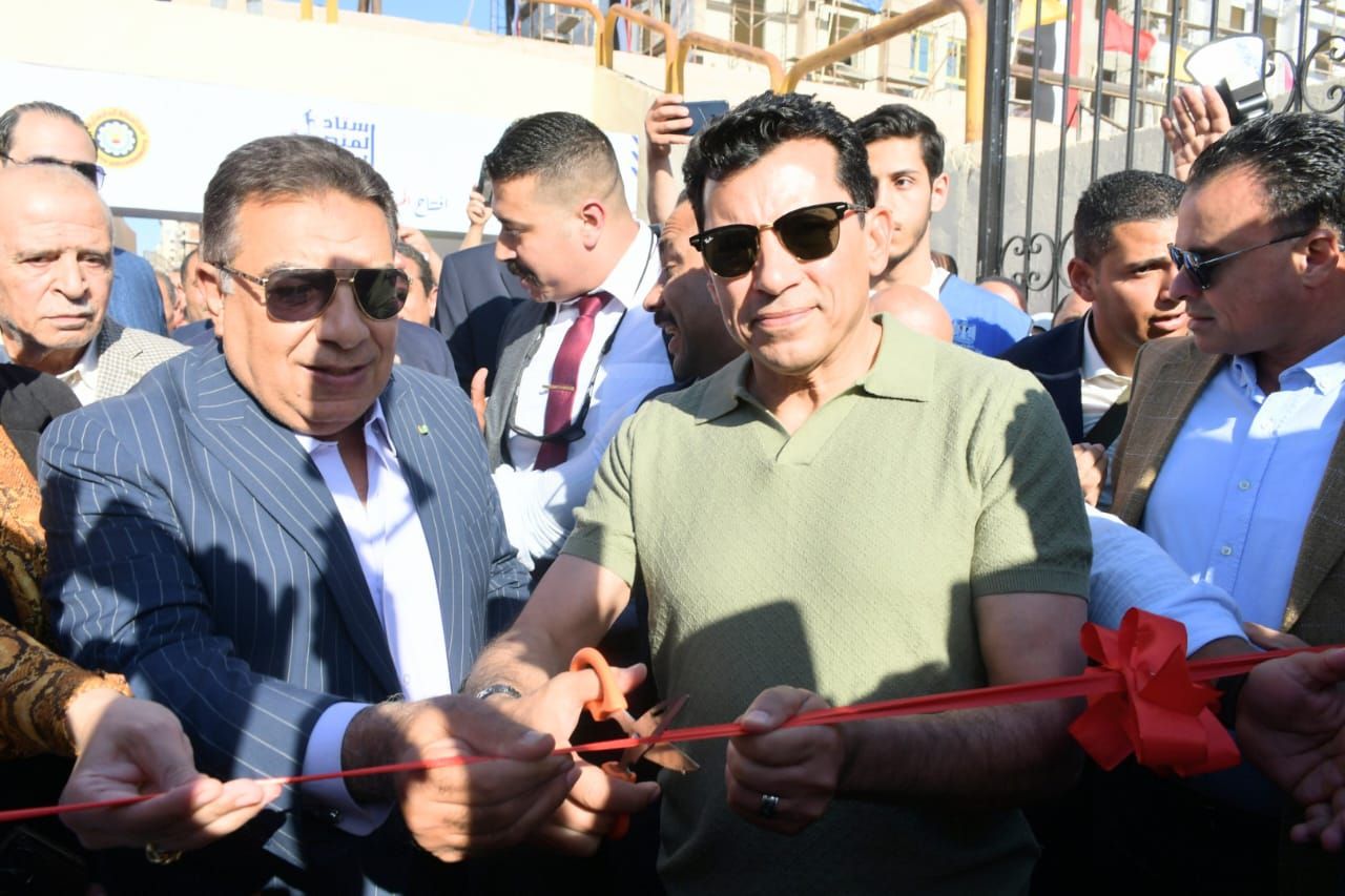 وزير الرياضة ومحافظ الدقهلية يفتتحان أول مرحلة فى تطوير استاد المنصورة