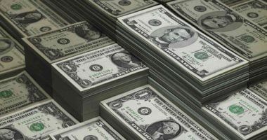 الدولار عند أدنى مستوى أمام الروبل الروسى منذ مايو 2023
