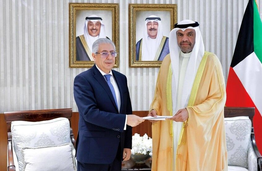 الخليج اليوم .. أمير الكويت يتلقى دعوة من السيسي لحضور حفل مهيب