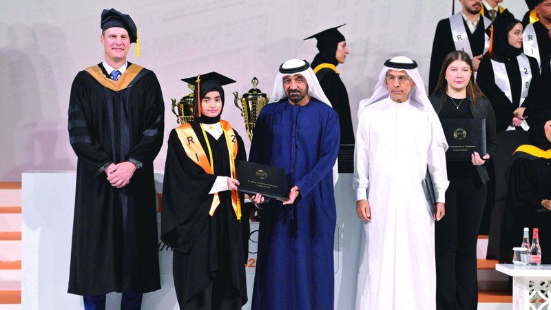الامارات | أحمد بن سعيد يشهد تخريج 300 طالب وطالبة من «روتشستر دبي»       