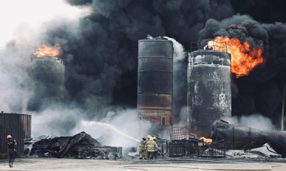 التفاصيل الكاملة.. انفجار هائل في منشأة ديزل شمال المكسيك