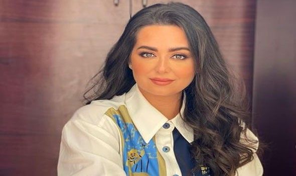 هبة مجدي تُعبر عن مدى سعادتها بتكريم السيدة إنتصار السيسي لها