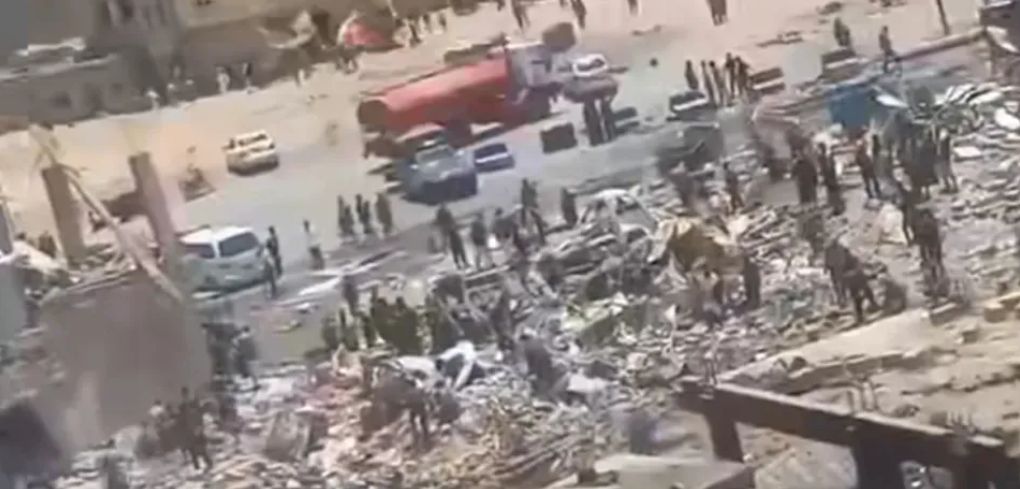 شاهد بالفيديو... تفاصيل جديدة بشأن الانفجارات الضخمة في مخازن أسلحة للحوثيين بصنعاء "3 أسر أبيدت بالكامل"