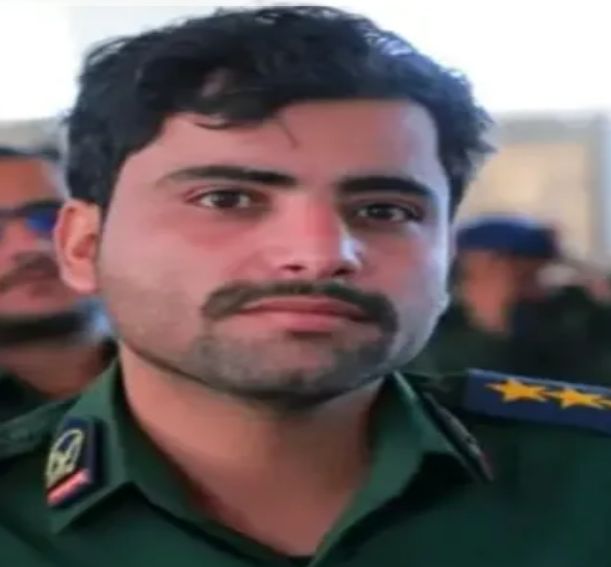 الاسم والصورة...قيادي حوثية برتبة عقيد يتعرض لمحاولة اغتيال في صنعاء