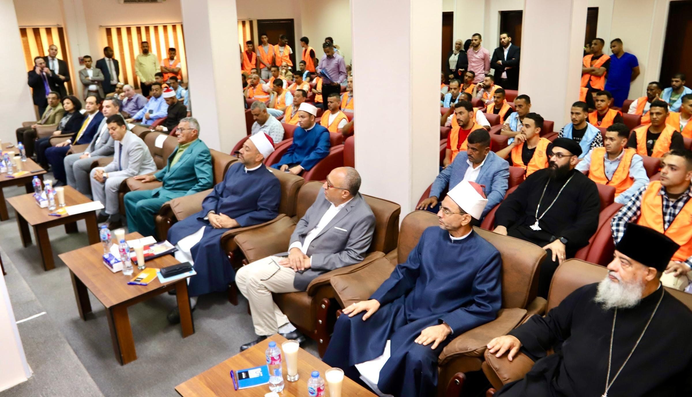 مدير صندوق مكافحة الإدمان يحتفى بتخريج 100 متعافى بالغردقة