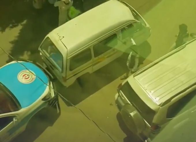 اعتداء فاضح ضد مواطن في صنعاء والسبب لا يصدق