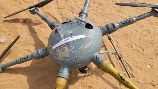 حجة.. قوات الجيش تسقط طائرة مسيرة لمليشيا الحوثي بمديرية عبس