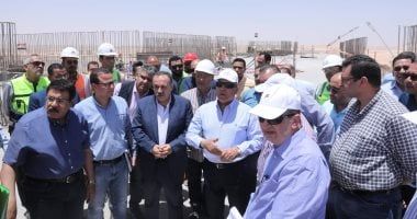 نائب رئيس مجلس الوزراء يتفقد المنطقة الصناعية بالمطاهرة بمحافظة المنيا