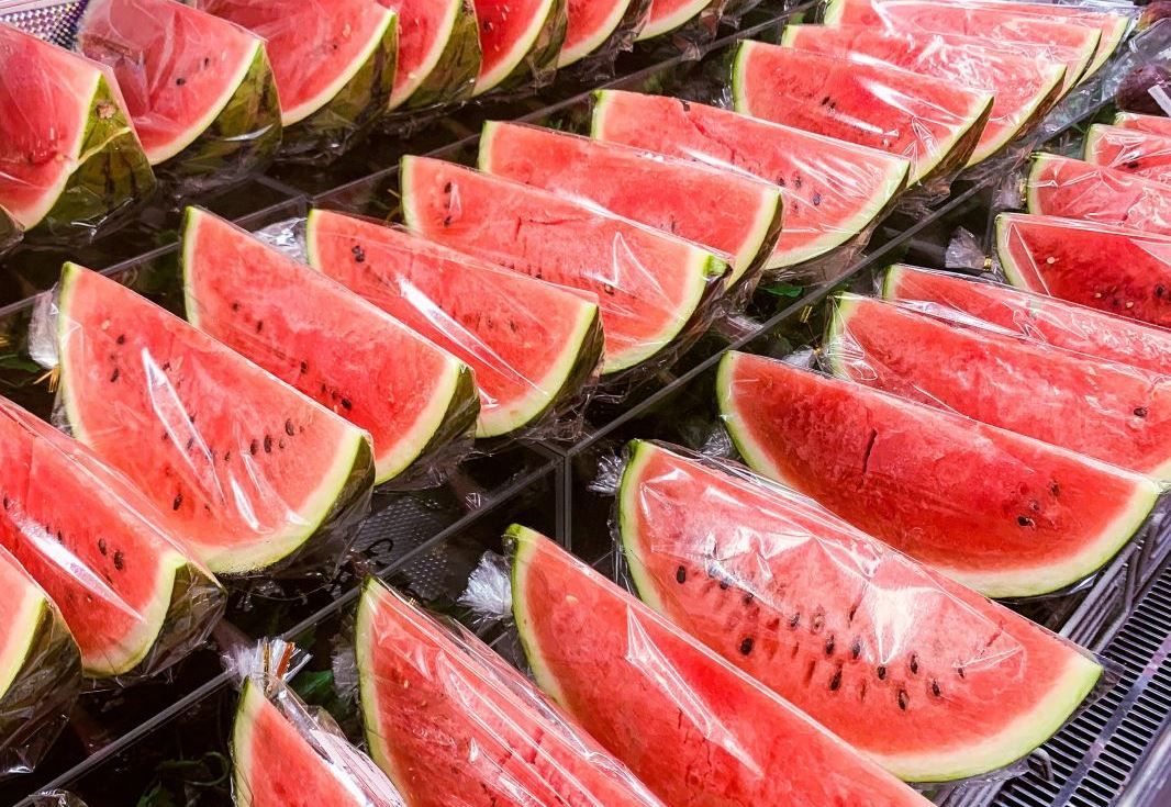 هل أنت منهم؟...فئات ممنوعة من تناول البطيخ