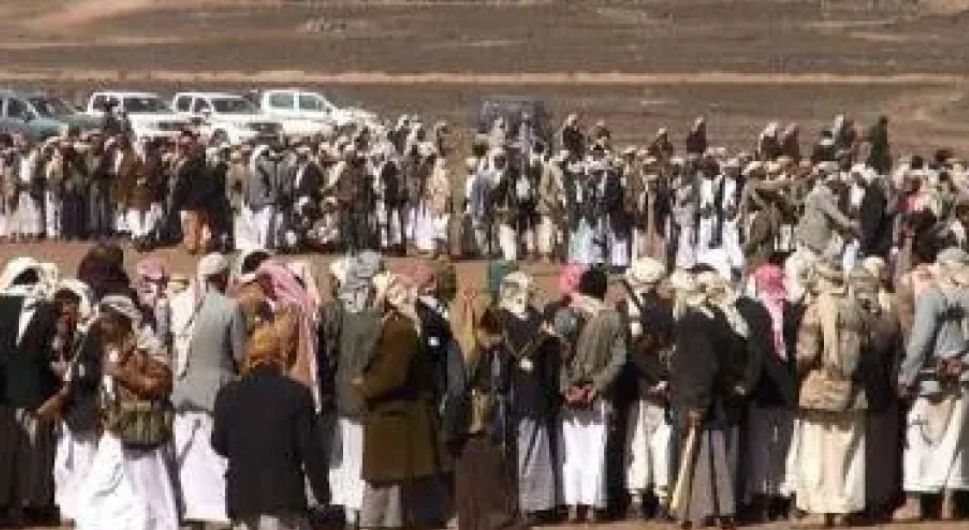 بعد ان خذلت الجميع ...شيخ قبلي يهزّ صمت حاشد: لا تصمتوا على ظلم الحوثي القبيلة لا تبيع رجالها "شاهد"