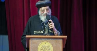 البابا يصلى القداس الإلهى فى كنيسة "العذراء" بأرض الجولف