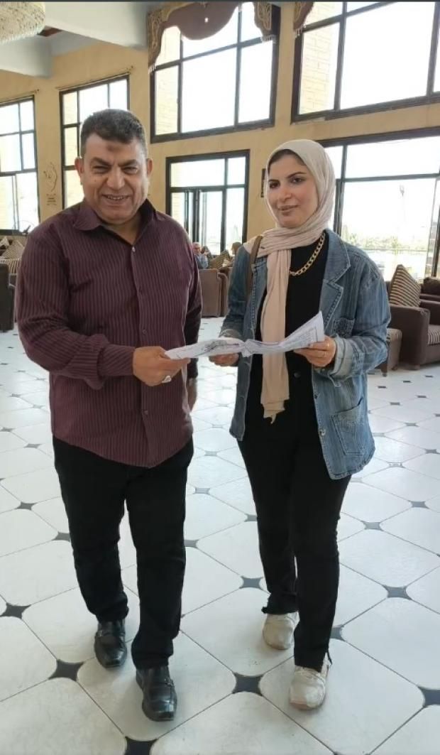 «التعليم مالوش سن».. أب وابنته يلتحقان بنفس الكلية رغم فارق العمر