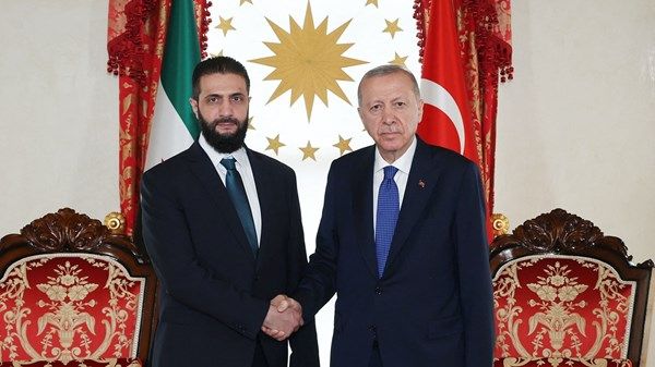 أردوغان يجري محادثات مع الرئيس السوري