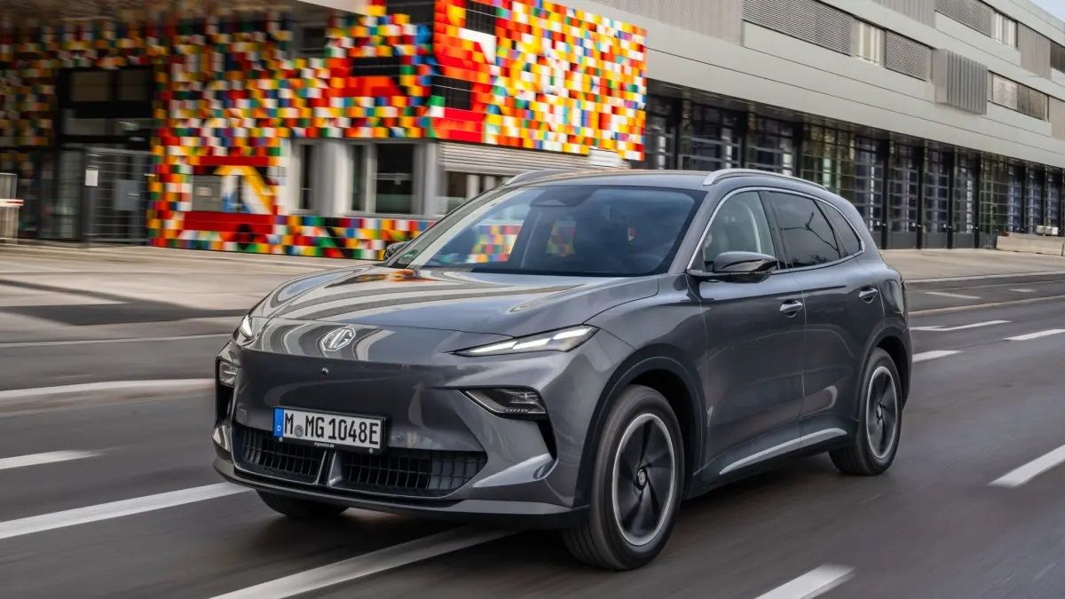 الامارات | «إم جي» تطلق سيارة جديدة سترث عرش ZS.. لسحب البساط من موديلات كهربائية منافسة