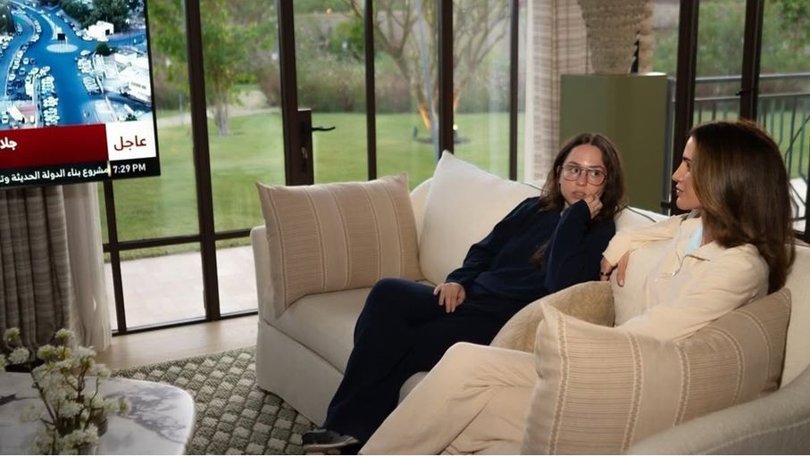 الامارات | الملكة رانيا تعتذر للأردنيين عن حضور حفل الإستقلال وتكشف عن إصابتها بـ "مرض بسيط"