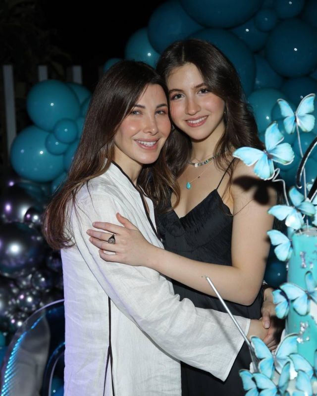 ابنة نانسي عجرم تخطف الأنظار بجمالها… أطول من والدتها – صورة