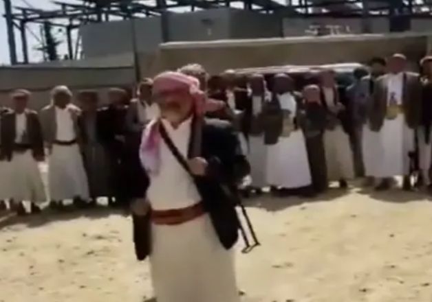 عاجل: انقلاب قبلي ضد الحوثيين وأحد أبرز مشايخ حاشد يوجه خطابًا شديد اللهجة لقيادات الميليشيا