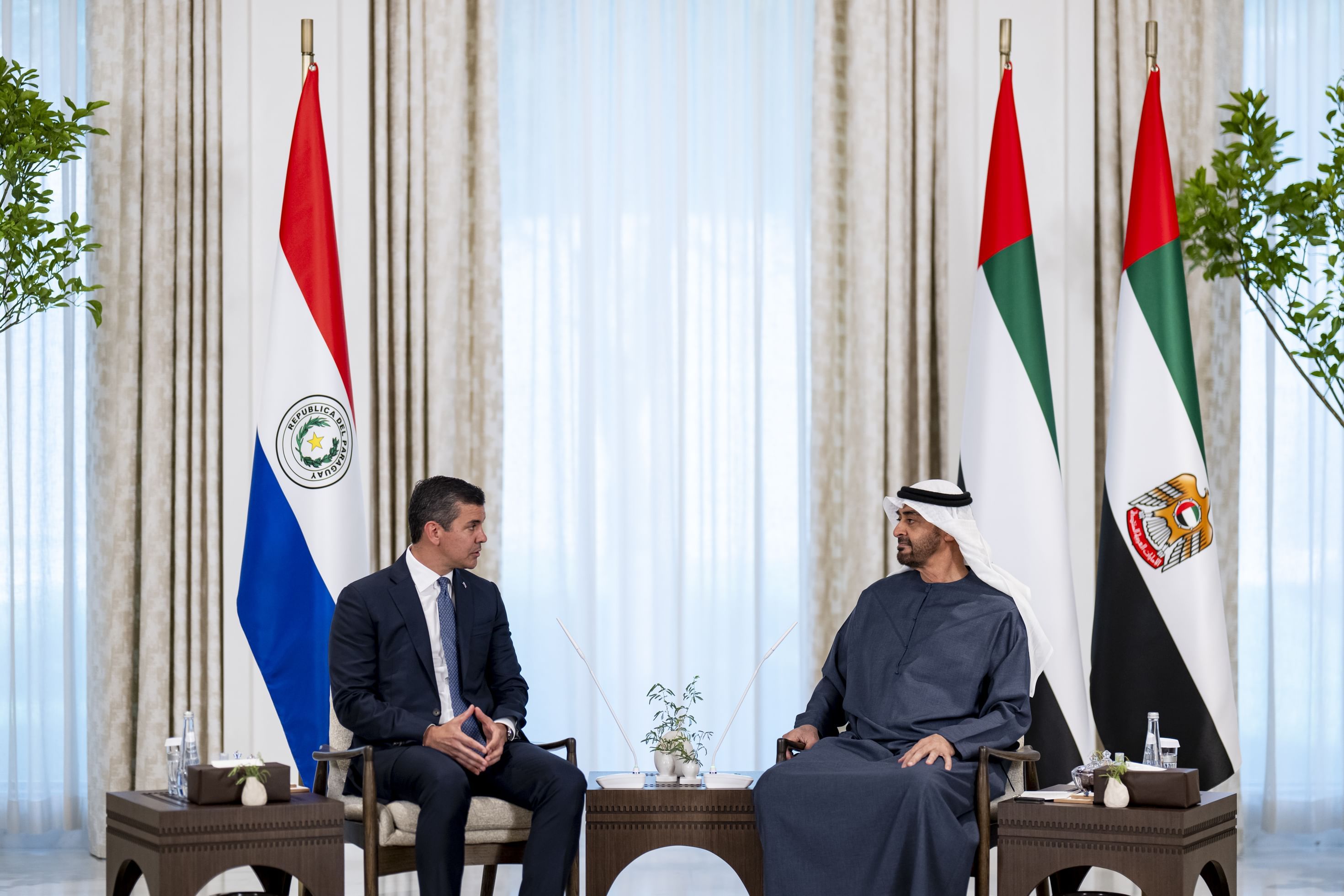 الامارات | رئيس الدولة: الإمارات حريصة على مواصلة تنويع قاعدة شراكاتها الاقتصادية والتنموية