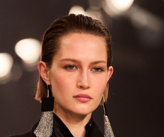 أساسيات مكياج الوجه وطرق استخدامها.. دليلك الشامل لإطلالة مثالية في العيد