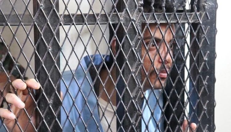 أمام دهشة المحكمة.. سفاح صرف بصنعاء يفجر مفاجأة ويطلب استدعاء شريكه "الخفّي"!