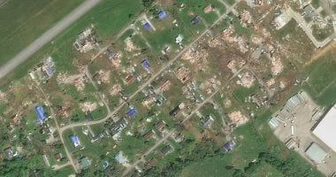 تكنولوجيا: صور من الفضاء لآثار إعصار أودى بحياة 19 شخصًا