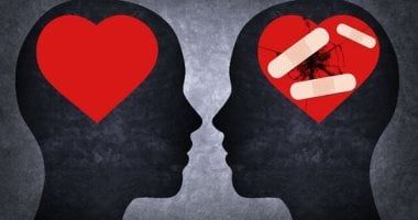 طالع الأبراج: 8 صفات تميز علاقة مواليد برج الجوزاء مع الآخرين.. فضولي ولا يحب الوحدة