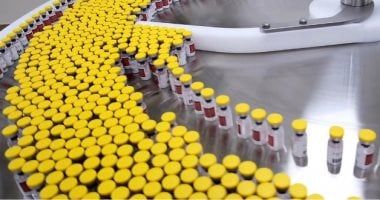 "FDA" تطلب من مصنعي لقاح الكورونا وضع تحذير من حالة قلبية