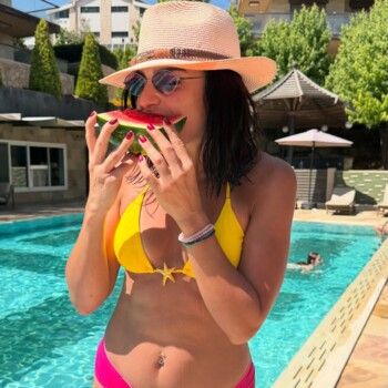 ريتا حايك تستمتع بأوقات صيفية رائعة بملابس السباحة