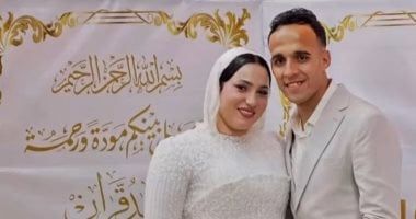 ناصر منسى مهاجم الزمالك ينشر صورًا من عقد قرانه