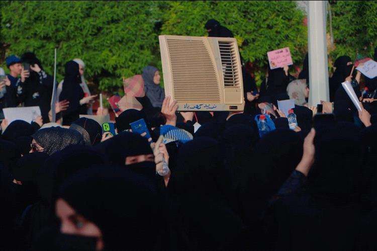 بعد اعلانها دعمهم.. ثورة نساء عدن يكشفون علاقتهم بتوكل كرمان