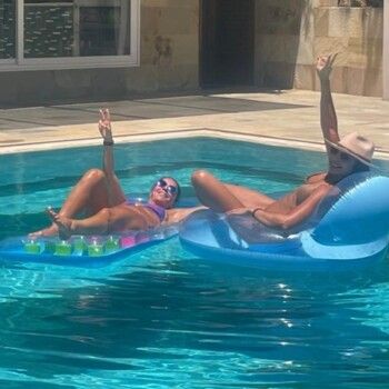 ريتا حايك تستمتع بأوقات صيفية رائعة بملابس السباحة