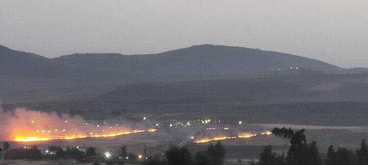 "النشرة": الجيش الإسرائيلي يشعل حريقا كبيرا في المساحات المفتوحة بين قرية الغجر والعباسية وبين الغجر وسهل الماري