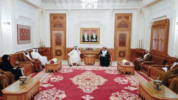 حمدان بن محمد يلتقي نائب رئيس مجلس الوزراء العُماني لشؤون مجلس الوزراء