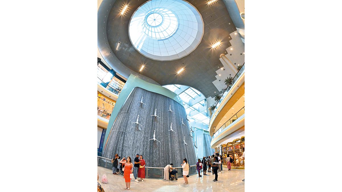 الامارات | لقطة بصحبة «الشلال» في دبي